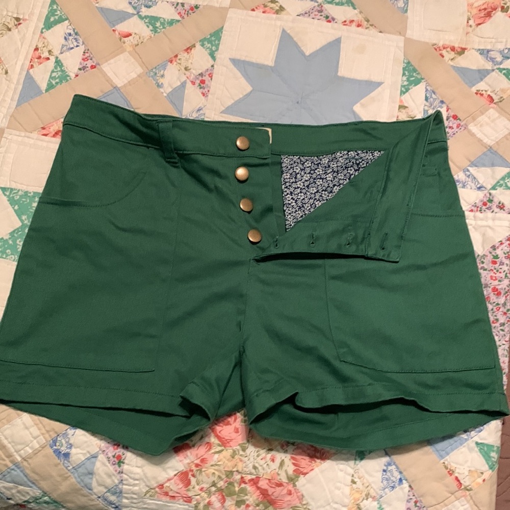 ModCloth shorts euc - Picture 2 of 3